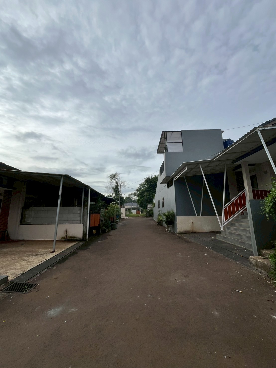 LINE_ALBUM_GP-1(gerbang dan jalan perumahan)_251114_3