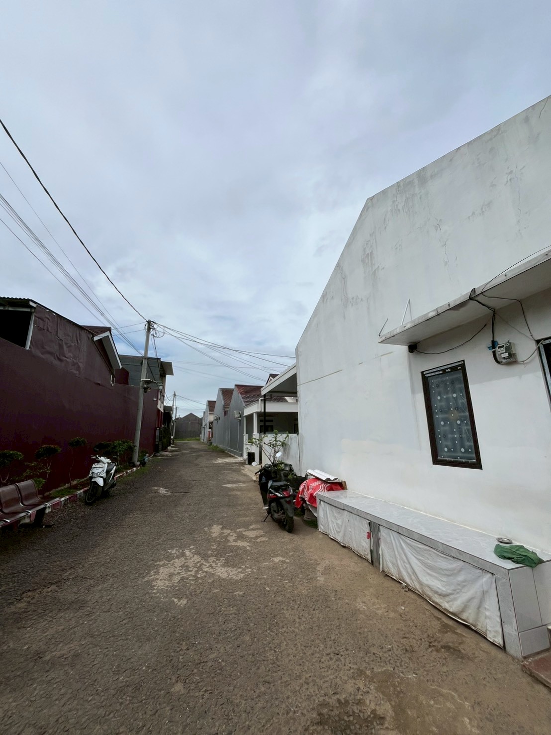 LINE_ALBUM_GP-4(Gerbang dan jalan perumahan)_251114_10