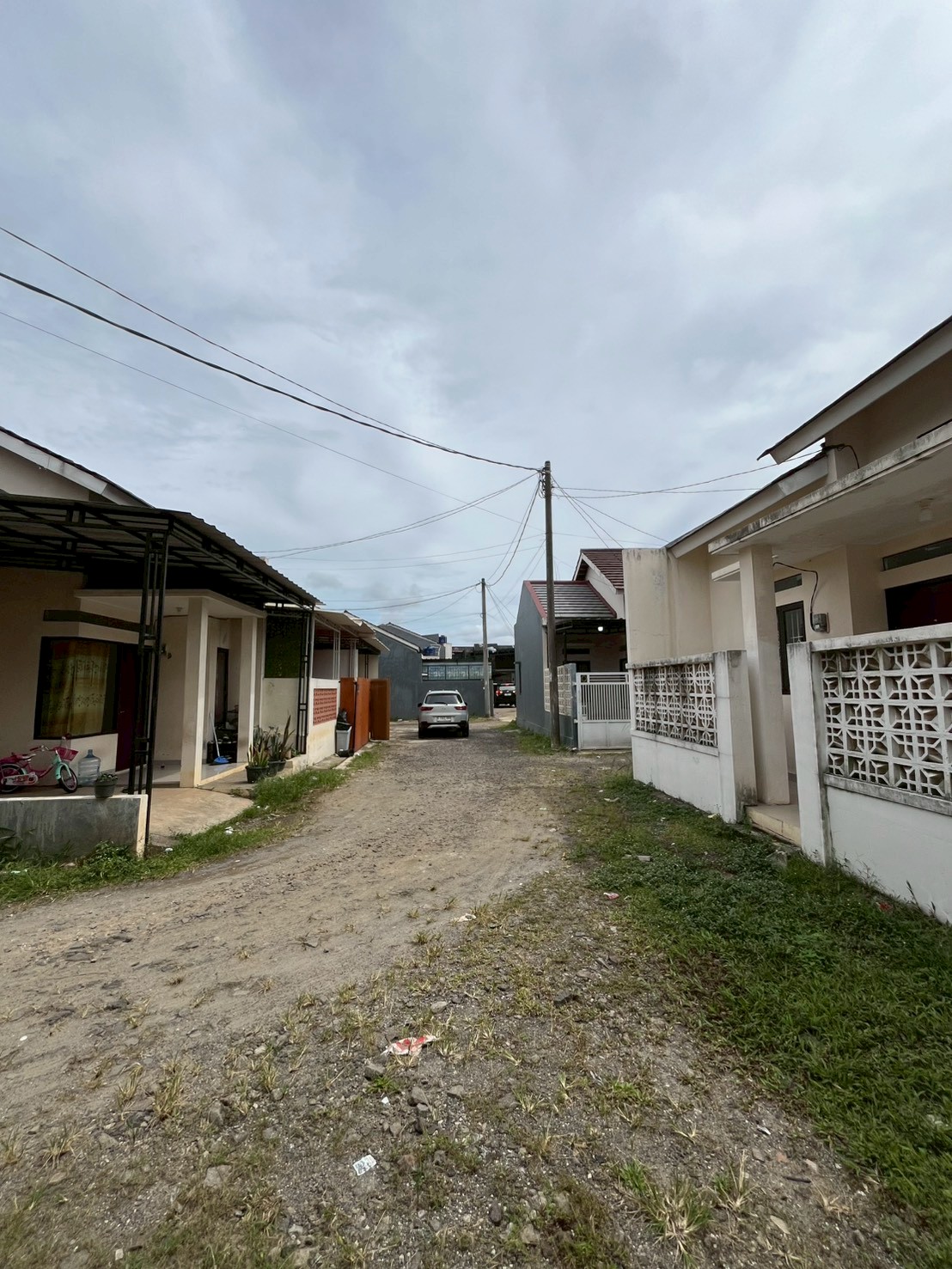 LINE_ALBUM_GP-4(Gerbang dan jalan perumahan)_251114_4