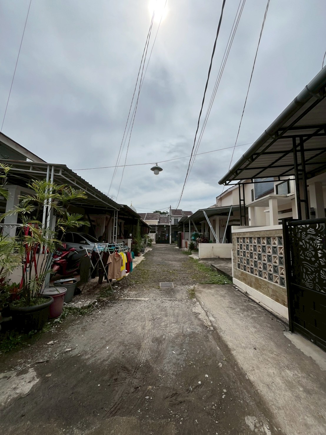 LINE_ALBUM_GP-4(Gerbang dan jalan perumahan)_251114_7