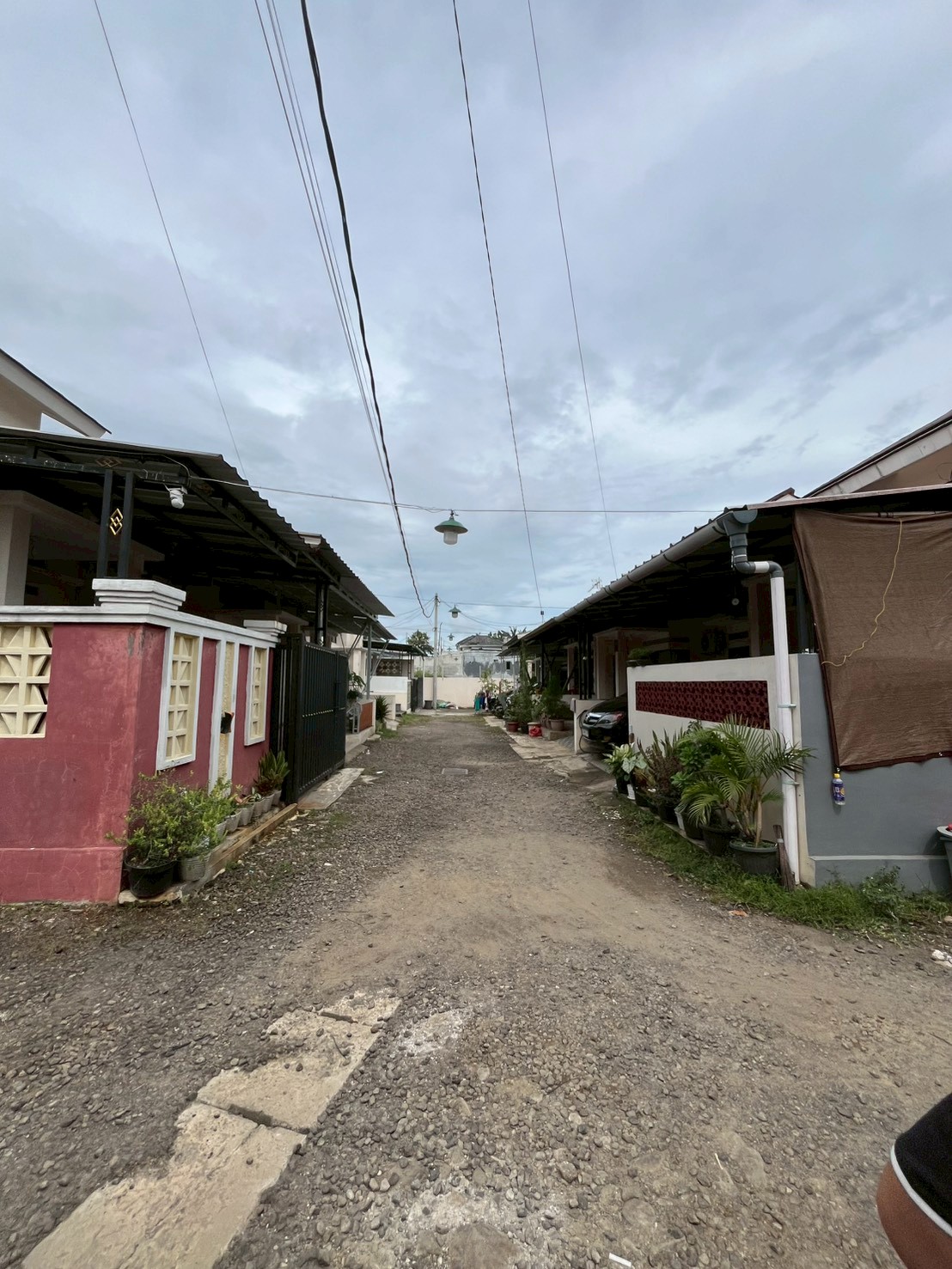 LINE_ALBUM_GP-4(Gerbang dan jalan perumahan)_251114_8