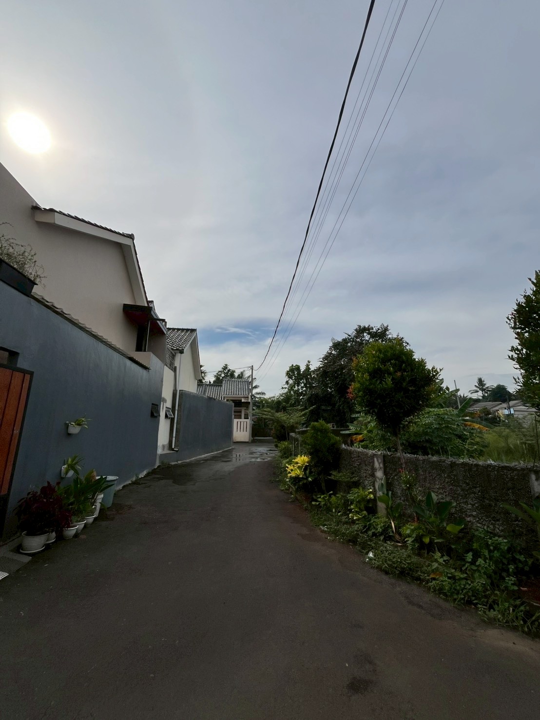 LINE_ALBUM_GP-5(gerbang dan jalan perumahan)_251114_1