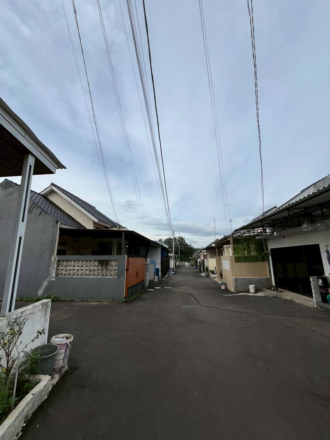 LINE_ALBUM_GP-5(gerbang dan jalan perumahan)_251114_6