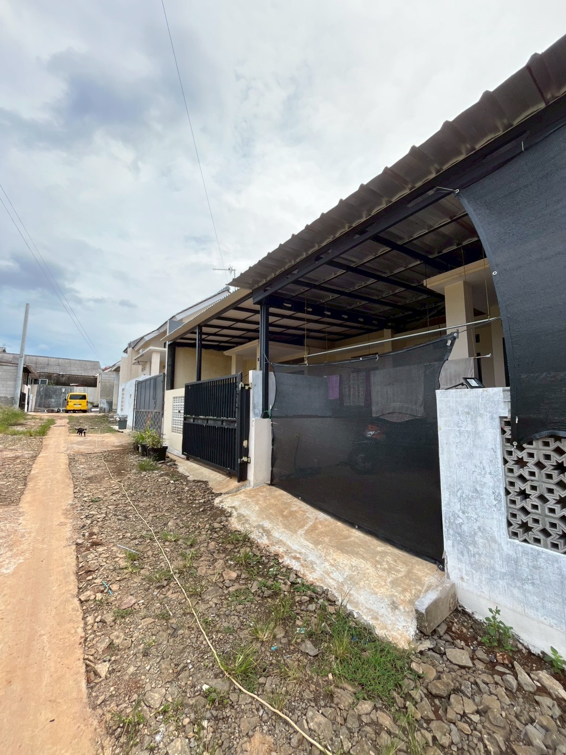 LINE_ALBUM_GP-7(Gerbang dan Jalan perumahan)_251114_1